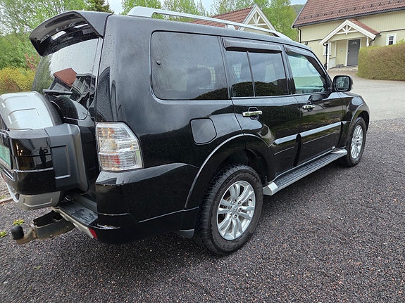 Mitsubishi Pajero 7 of 30