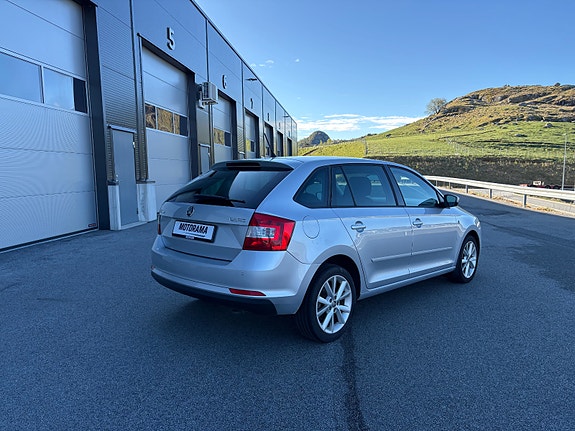 Skoda Rapid Spaceback 3 of 5