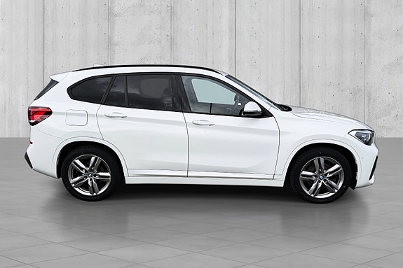 BMW X1 4 of 5