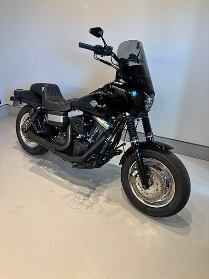 Harley-Davidson FXDF Dyna Fat Bob 2 of 5