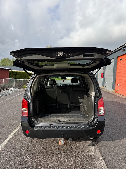 Nissan Pathfinder 14 of 30