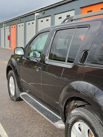 Nissan Pathfinder 12 of 30
