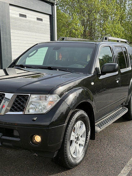 Nissan Pathfinder 13 of 30