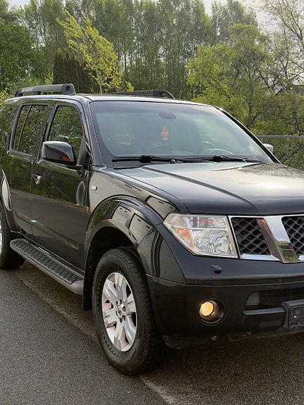 Nissan Pathfinder 10 of 30