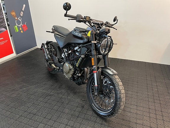Husqvarna Svartpilen 401 *** SERVICE/GARANTI *** 4 of 5