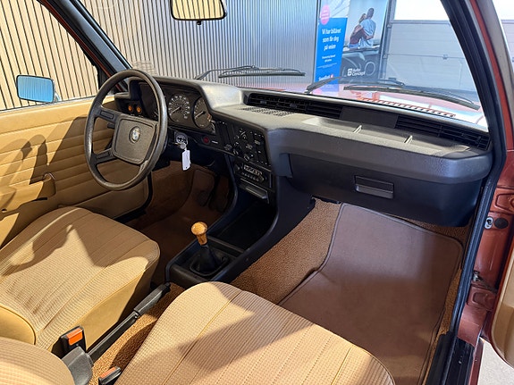 BMW 320 8 of 29