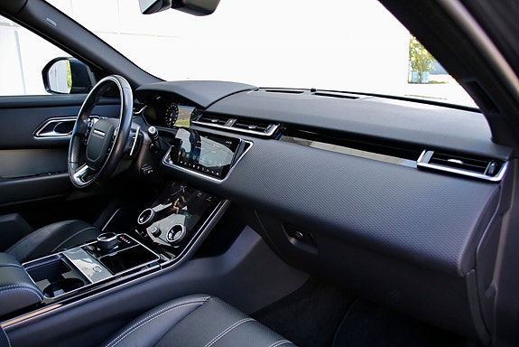 Land Rover Range Rover Velar 12 of 30