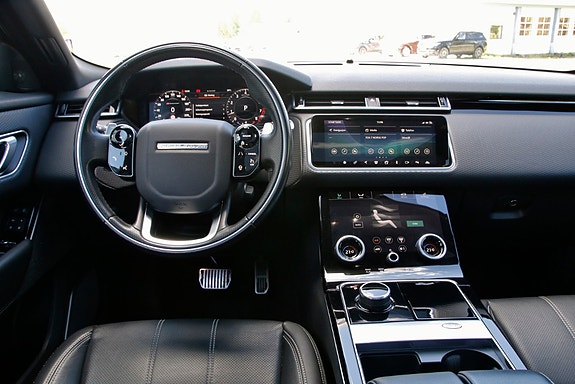 Land Rover Range Rover Velar 11 of 30