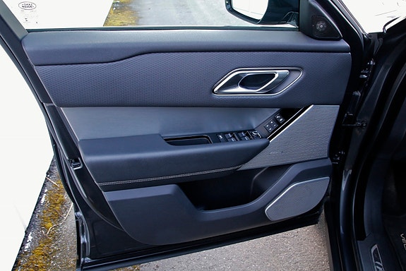Land Rover Range Rover Velar 13 of 30