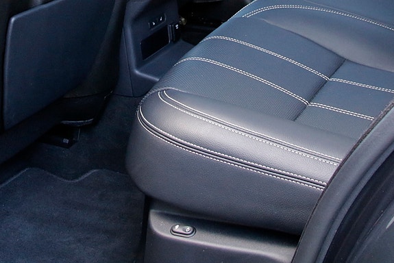 Land Rover Range Rover Velar 26 of 30