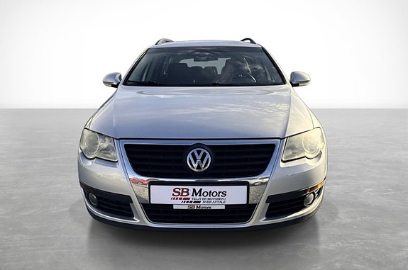 Volkswagen Passat 2 of 5