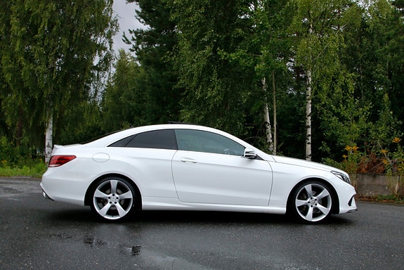Mercedes-Benz E220 d 3 of 30