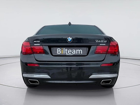 BMW 740d 6 of 30