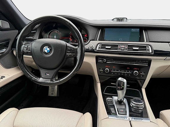BMW 740d 11 of 30
