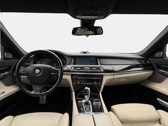 BMW 740d 10 of 30
