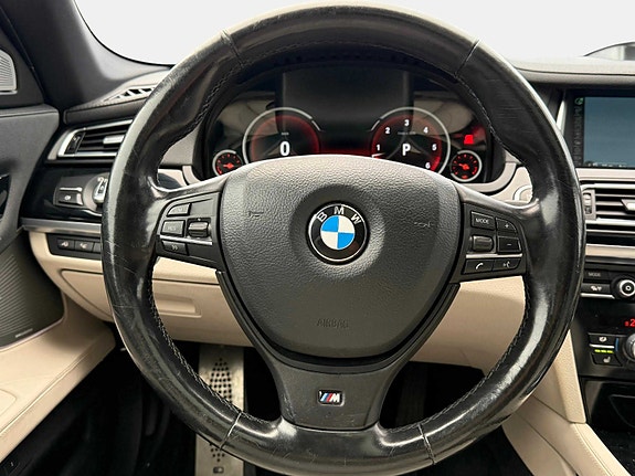 BMW 740d 12 of 30