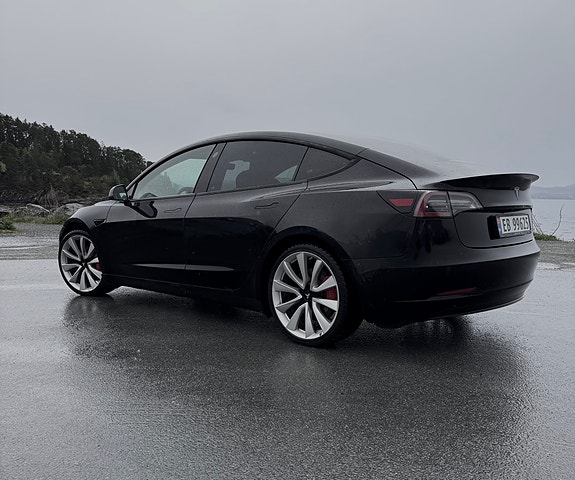 Bruktbil til salgs: Tesla Model 3 - 2021 - Svart - 513 hk - Sedan | FINN.no