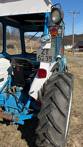 Ford 2000 4 of 11