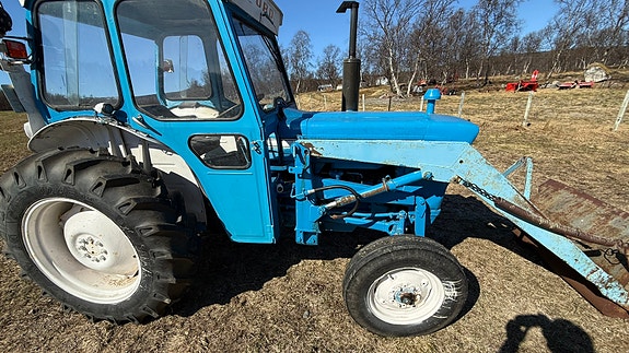 Ford 2000 3 of 11