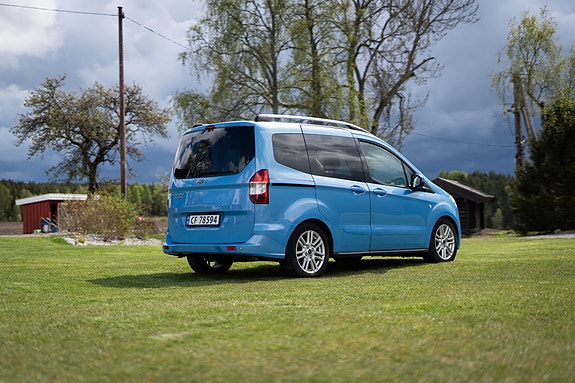 Ford Tourneo Courier 2 of 30