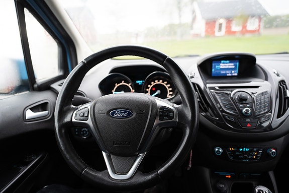 Ford Tourneo Courier 27 of 30