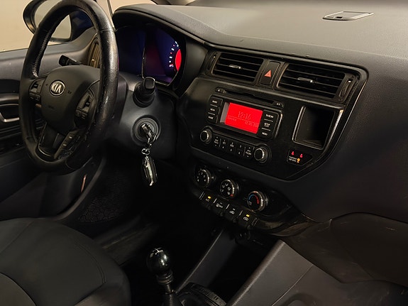 Kia Rio 29 of 30