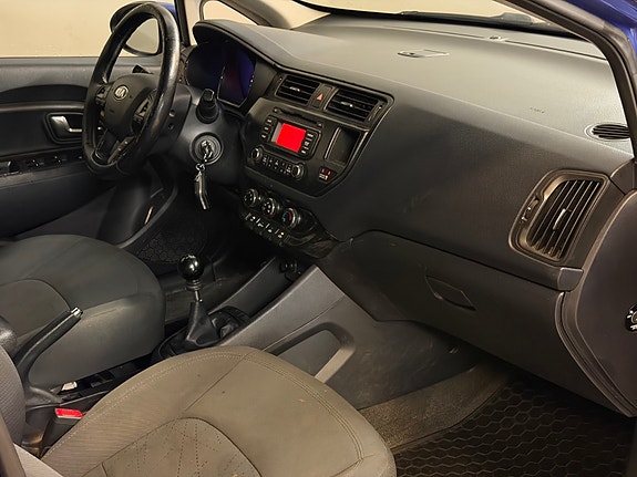 Kia Rio 30 of 30