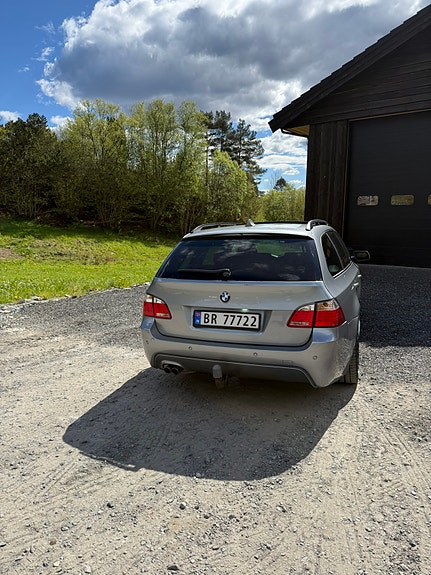 BMW 525d 4 of 5
