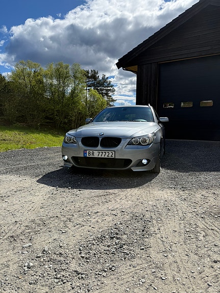 BMW 525d 3 of 5