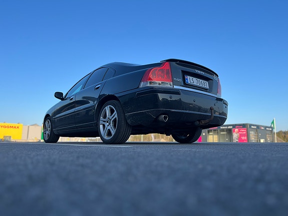 Volvo S60 3 of 11