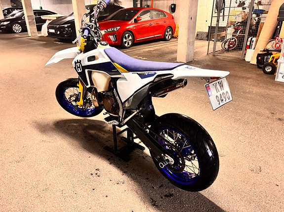 Husqvarna TE 300i 5 of 25