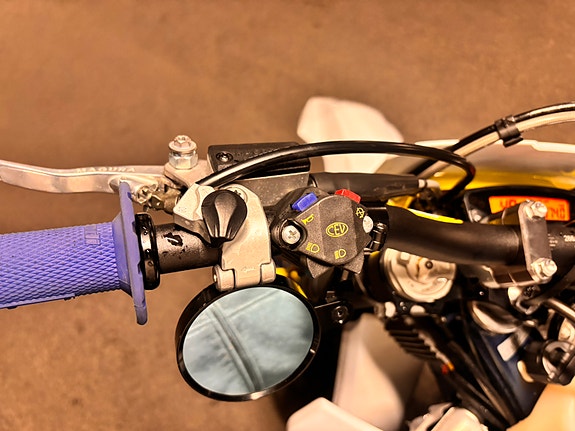 Husqvarna TE 300i 15 of 25