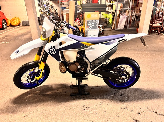 Husqvarna TE 300i 4 of 25