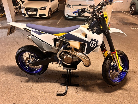 Husqvarna TE 300i 7 of 25