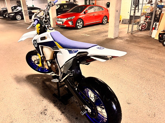 Husqvarna TE 300i 17 of 25