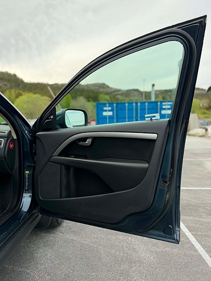 Volvo XC70 17 of 24