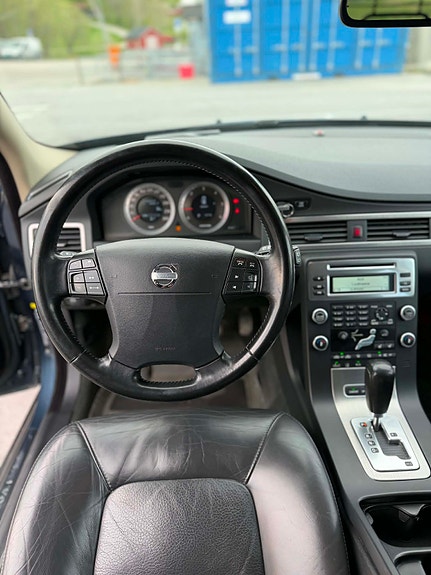 Volvo XC70 13 of 24