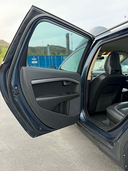 Volvo XC70 10 of 24