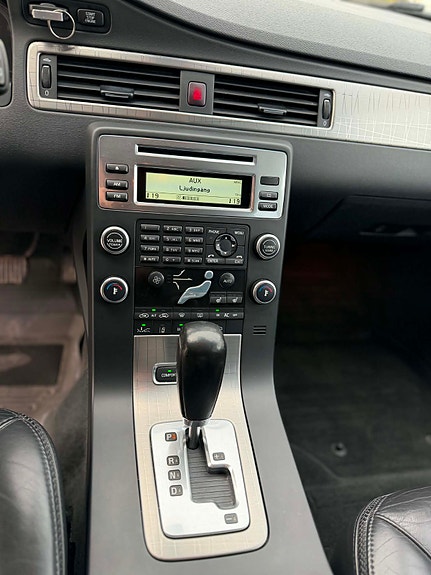 Volvo XC70 21 of 24