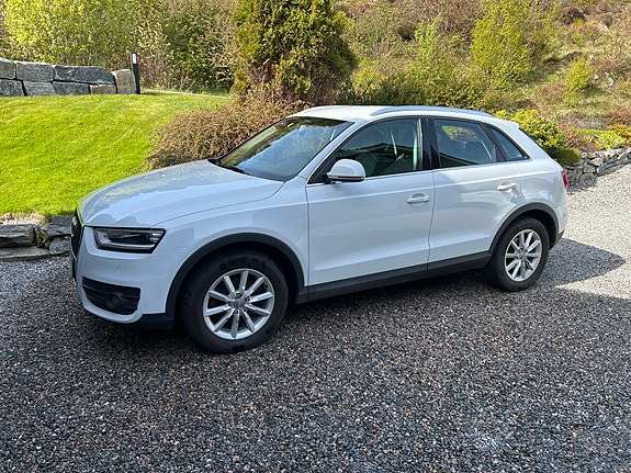 Audi Q3 2 of 9
