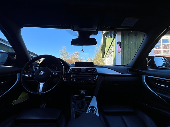 BMW 318d 17 of 30
