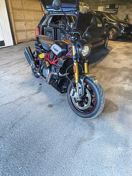 INDIAN FTR R Carbon 5 of 5