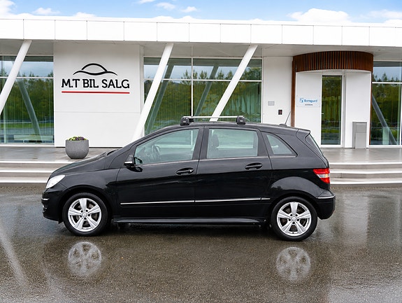 Mercedes-Benz B180 6 of 13