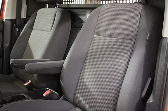 Volkswagen Caddy Maxi 26 of 30