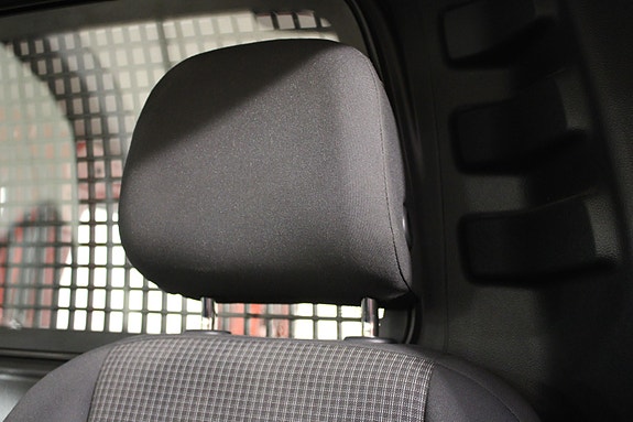 Volkswagen Caddy Maxi 27 of 30