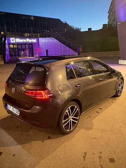 Volkswagen Golf VII 2 of 5