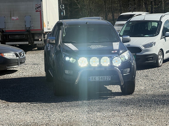 Isuzu D-max 2 of 5