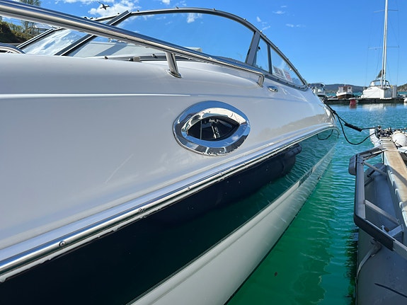 Stingray 235CR, under 300 timer. 4 of 5