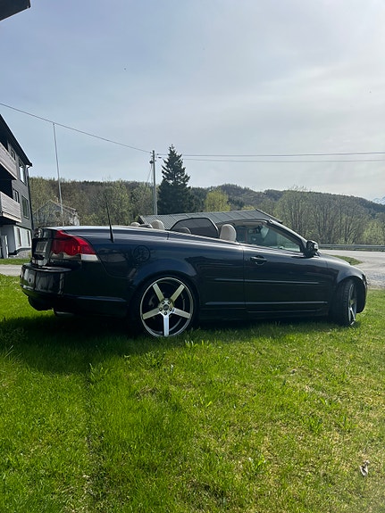 Volvo C70 3 of 5