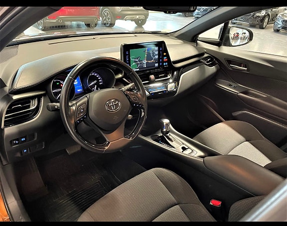 Toyota C-HR 8 of 8